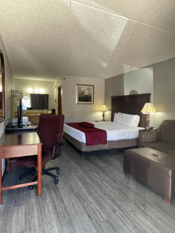 Willow Tree Inn Branson image 16